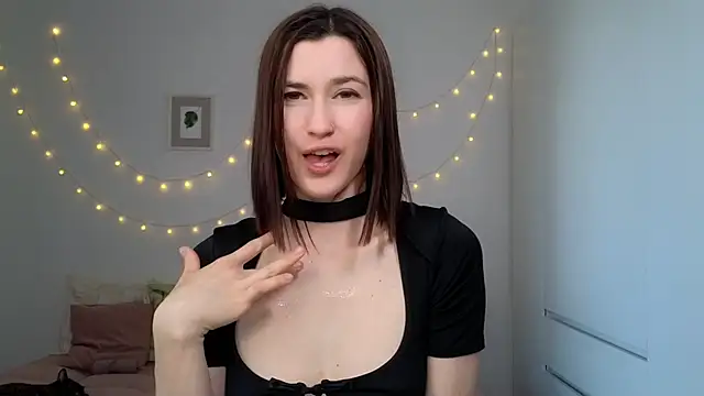 Snapshot of AliciaNewell chatting on 06-08-26, 12:05 AliciaNewell online show from 06-08-26, 12:05
