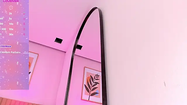 Snapshot of sweety_bombom chatting on 10-29-25, 11:34 sweety bombom online show from 10-29-25, 11:34