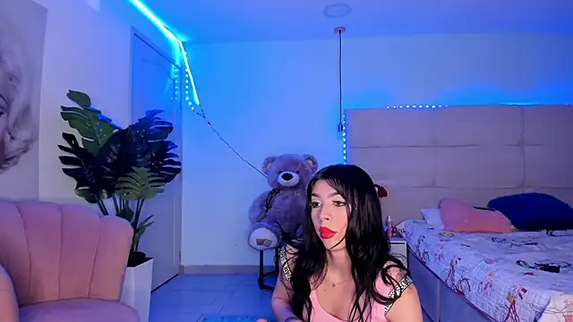Marily Daniela  online show from 12-15-24, 04:07