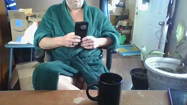 Snapshot of Daremeknot chatting on 01-18-25, 03:38 Daremeknot online show from 01-18-25, 03:38