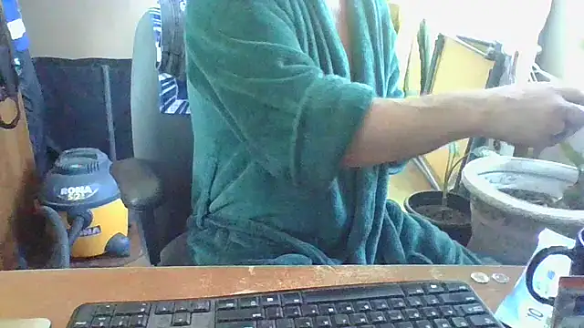 Snapshot of Daremeknot chatting on 02-01-25, 03:18 Daremeknot online show from 02-01-25, 03:18