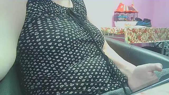 Snapshot of Lucinka1 chatting on 01-06-25, 07:42 Lucinka1 online show from 01-06-25, 07:42