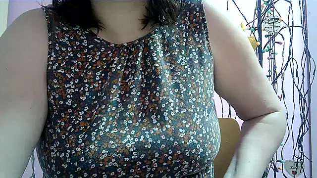 Snapshot of Lucinka1 chatting on 02-01-25, 05:58 Lucinka1 online show from 02-01-25, 05:58