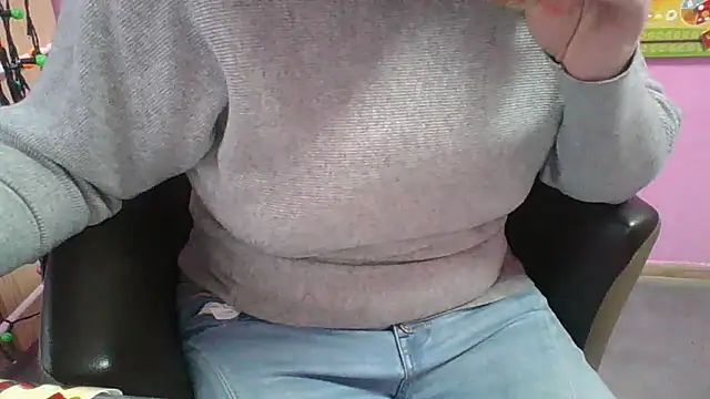 Snapshot of Lucinka1 chatting on 03-15-25, 02:55 Lucinka1 online show from 03-15-25, 02:55