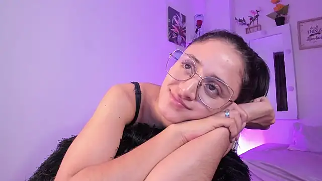 Snapshot of _Caroliinee_ chatting on 03-13-25, 11:16 Caroliinee online show from 03-13-25, 11:16