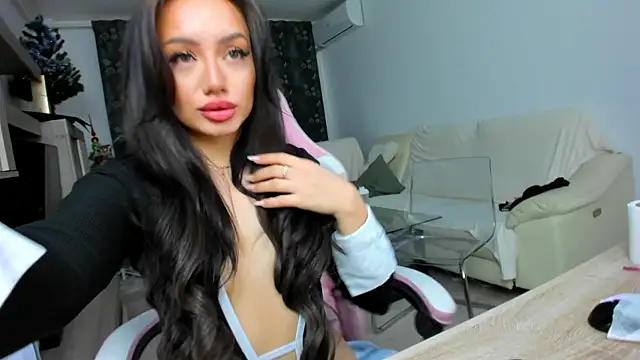 KaylaLaine online show from 02-08-25, 07:04