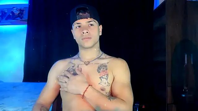 Snapshot of Dominic_Biker__ chatting on 01-17-25, 05:32 Dominic Biker online show from 01-17-25, 05:32