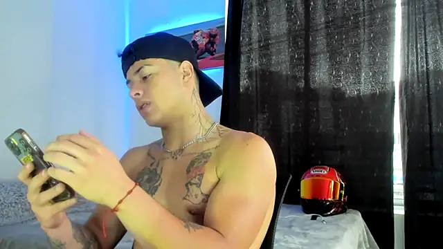 Snapshot of Dominic_Biker__ chatting on 01-17-25, 04:26 Dominic Biker online show from 01-17-25, 04:26