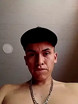 Snapshot of emilepin chatting on 04-06-26, 05:25 emilepin online show from 04-06-26, 05:25