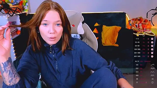 Snapshot of Karen_morris chatting on 10-29-25, 07:37 Karen morris online show from 10-29-25, 07:37