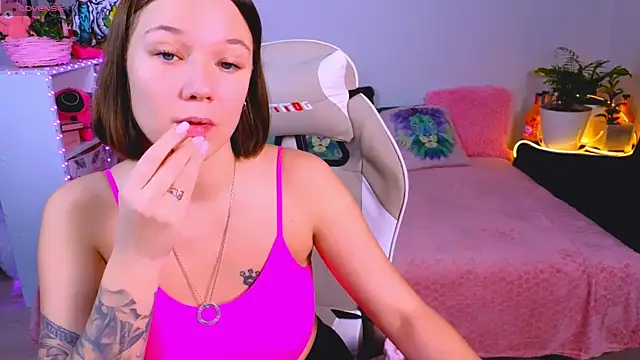 Snapshot of Karen_morris chatting on 11-30-25, 04:05 Karen morris online show from 11-30-25, 04:05