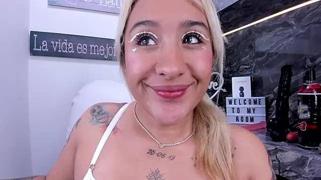 miss danika online show from 12-30-24, 02:08