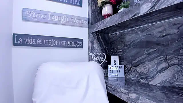 miss danika online show from 01-04-25, 11:00