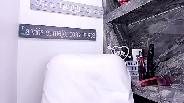 miss danika online show from 01-31-25, 02:07