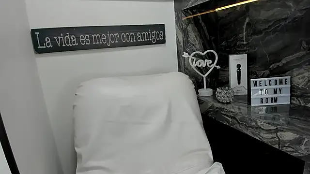 miss danika online show from 02-05-25, 11:02