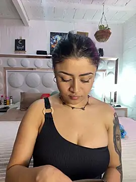 lucianaroy online show from 01-29-25, 02:19