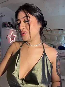 lucianaroy online show from 02-12-26, 03:45