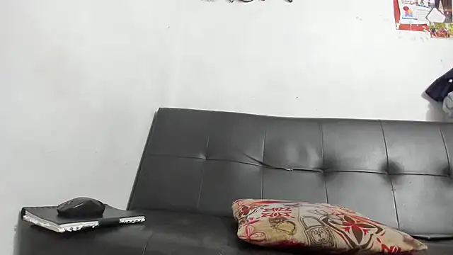 Snapshot of hugo3918_ chatting on 03-21-25, 03:46 hugo3918 online show from 03-21-25, 03:46