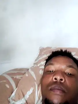 Snapshot of hugo3918_ chatting on 09-15-25, 04:18 hugo3918 online show from 09-15-25, 04:18