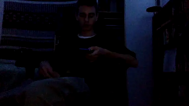 Snapshot of spicylaboi chatting on 10-31-25, 12:44 spicylaboi online show from 10-31-25, 12:44