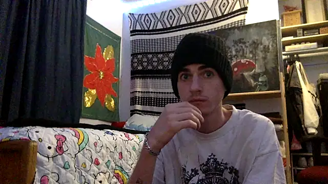 Snapshot of spicylaboi chatting on 12-15-25, 09:35 spicylaboi online show from 12-15-25, 09:35