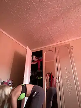 LikaCat online show from 03-19-25, 04:14