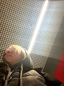 LikaCat online show from 10-05-25, 04:11