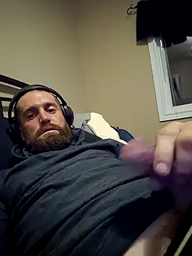 Snapshot of BiffingCoyote chatting on 12-05-25, 04:10 BiffingCoyote online show from 12-05-25, 04:10