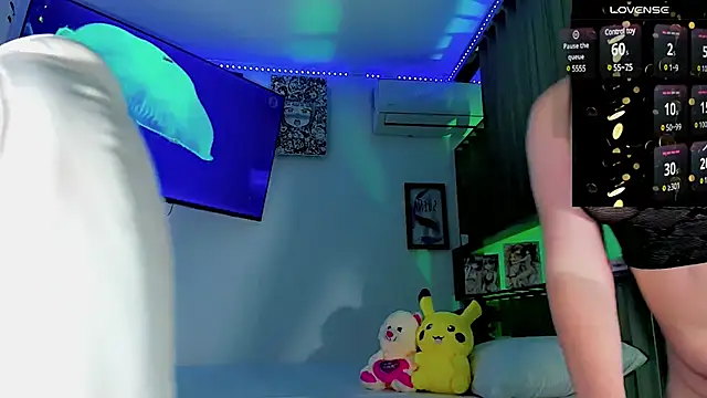 Ashlycuute online show from 03-22-25, 11:42