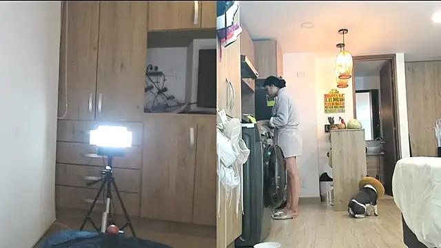 Snapshot of Alondra_fetish chatting on 03-19-25, 04:36 Alondra fetish online show from 03-19-25, 04:36