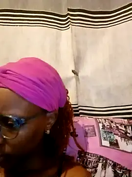 Snapshot of khanyaTheeLyt chatting on 11-07-25, 08:42 khanyaTheeLyt online show from 11-07-25, 08:42