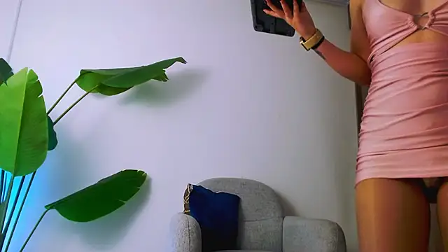 Snapshot of Sara_ow chatting on 03-05-26, 08:27 Sara ow online show from 03-05-26, 08:27