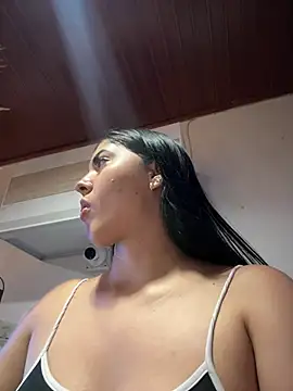 MarianaBenz online show from 01-15-26, 12:04