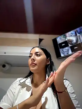 MarianaBenz online show from 07-24-26, 11:36