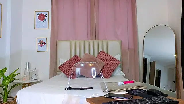 KristennBlue online show from 12-27-24, 10:48