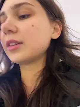 QuitieLia online show from 12-09-24, 03:22