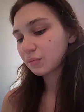 QuitieLia online show from 01-26-25, 01:47