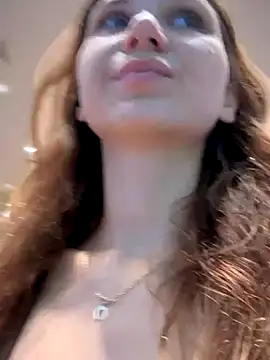 QuitieLia online show from 09-10-25, 09:42