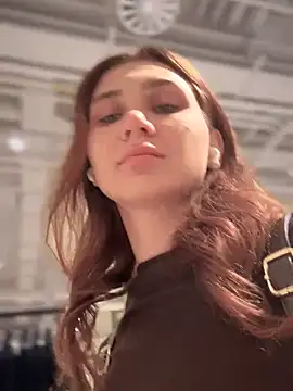 QuitieLia online show from 09-24-25, 08:28