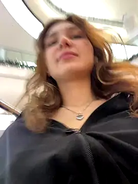 QuitieLia online show from 11-20-25, 08:36