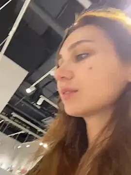 QuitieLia online show from 12-05-25, 12:36