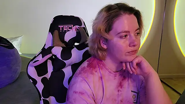 InternetFairy XO online show from 01-17-25, 04:06