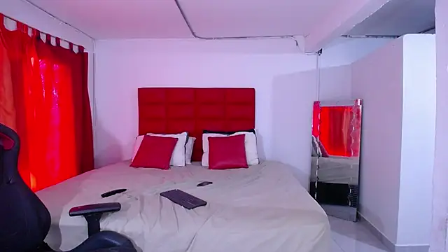 LyonGallego  online show from 02-08-26, 09:40