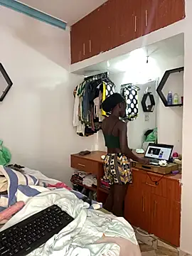 Snapshot of petiteebony_81 chatting on 02-21-25, 01:55 petiteebony 81 online show from 02-21-25, 01:55