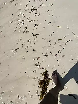 Snapshot of petiteebony_81 chatting on 03-21-25, 06:27 petiteebony 81 online show from 03-21-25, 06:27