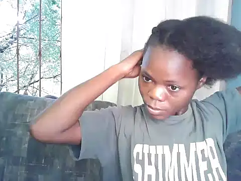 Snapshot of petiteebony_81 chatting on 03-23-25, 05:54 petiteebony 81 online show from 03-23-25, 05:54