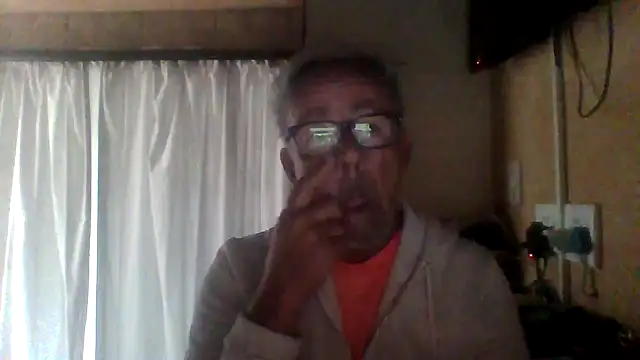 tuggy59 online show from 10-04-25, 05:16