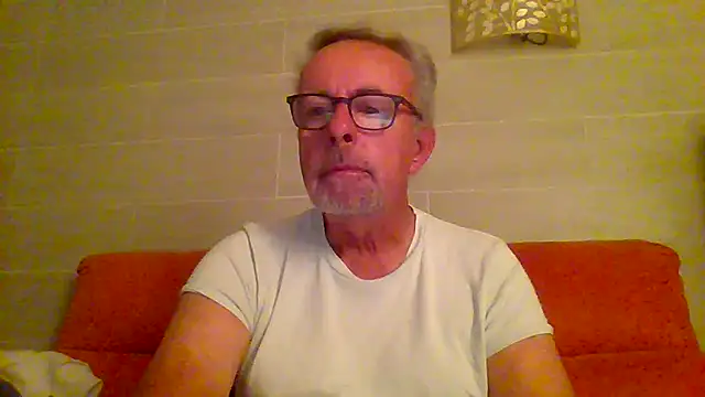 tuggy59 online show from 12-19-25, 05:58