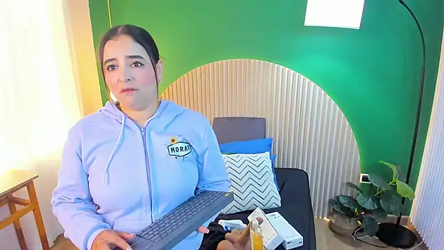 taylor bennet online show from 09-26-25, 12:09