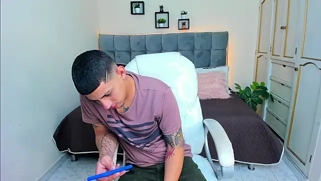 Alex cute77 online show from 01-25-25, 12:16